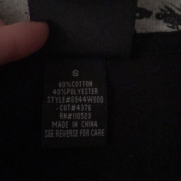 LA Kitty Beautiful Floral Sweater With Pockets - Picture 7 of 8